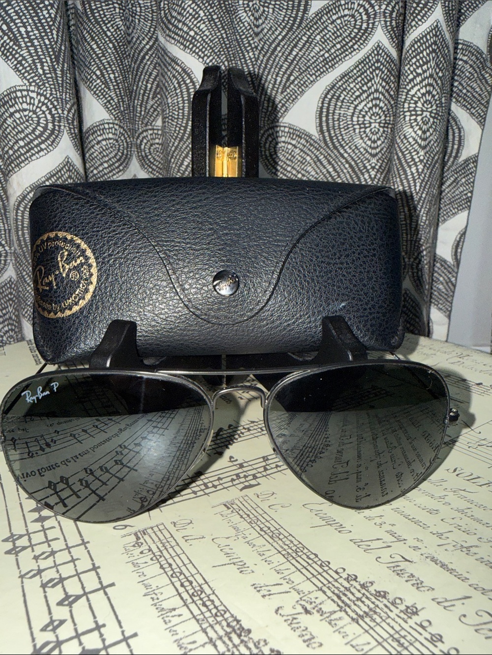 Ray-Ban Black Polarized Aviator Sunglasses RB3025 w/ Case & Cloth